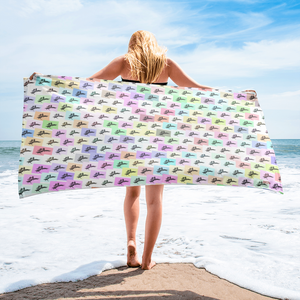 Pretty Pelicans Beach Towel